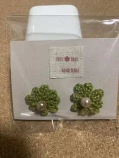 ハンドメイド 花形ピアス パール付き