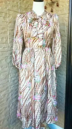 ヴィンテージ　ワンピース　昭和レトロ　総柄　クラシカル　アンティーク　モダン