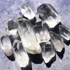 【大容量！大特価！数量限定】最強パワー　トマスゴンサガ水晶　原石33