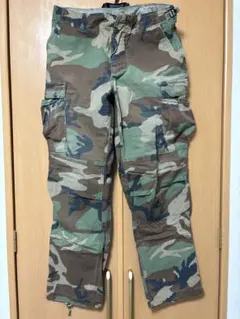 迷彩カーゴパンツ