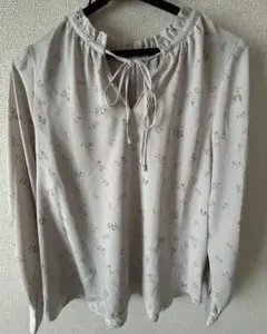 earth 花柄長袖ブラウス　Fサイズ