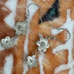 ANNA SUI 蝶ピアス チタンフック交換済 ネックレスとペアデザイン 