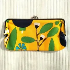 marimekko（マリメッコ）シルマラシクッカロ）がま口ポーチ