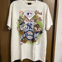 新品ルーニーテューンズ×MLB ニューヨークヤンキースTシャツ　Ｌサイズ