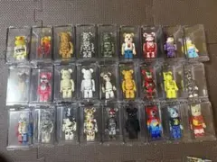 イ*ロ様 ベアブリック シリーズ　27体まとめ売り　専用ケース　付き　カード付き