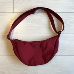 ユニクロ　ラウンドミニショルダーバッグ　赤　LED