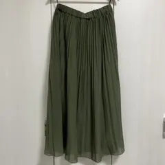 プリーツスカート