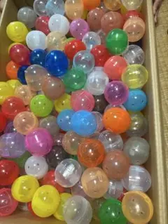 【匿名配送】ガチャガチャ 空カプセル 大量セット　250個　小さめカプセル