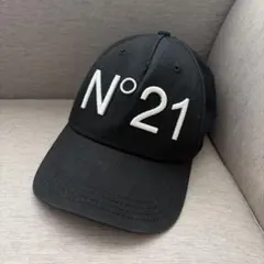 N°21と、「NEW ERA（ニューエラ）」のコラボのキャップ 9FORTY - メルカリ