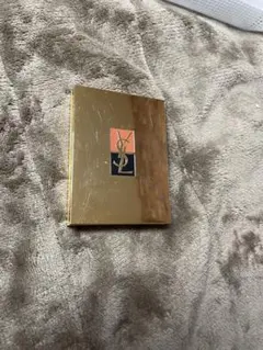 ②YSL イヴサンローラン フェイスパウダー パレット ハイライト