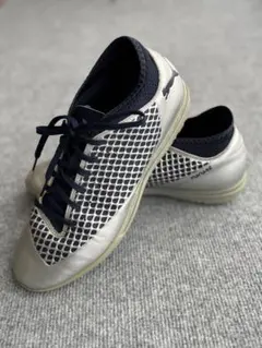PUMA プーマ　フットサルシューズ シルバー/ブラック 28.5センチ