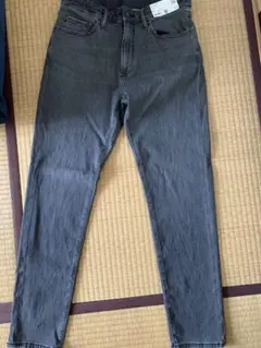 新品UNIQLO EZYジーンズ グレー Mサイズ