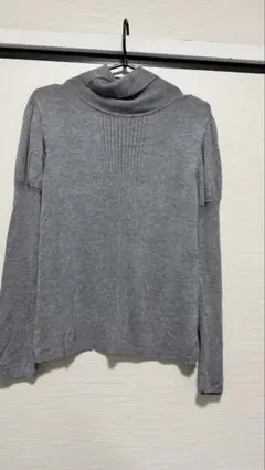Peca シルク混 パワショル タートルネック リブ ニット グレー L