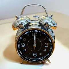 YYDS 大音量 置き時計　目覚まし時計