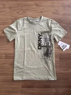 タグ付き　DKNY 薄緑 Tシャツ グラフィックプリント　130