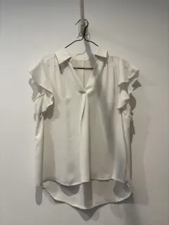 フリルスリーブブラウス