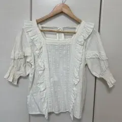 Heather フリル付きホワイト五分袖ブラウス