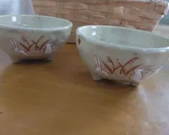 うさぎ柄 足付き 陶器 小鉢 2個セットのサムネイル