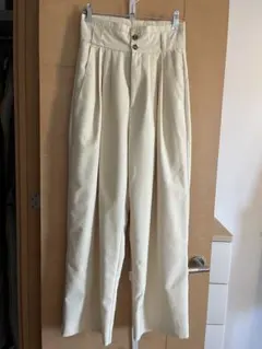 クリーム色 ワイドパンツ 前ボタン付き