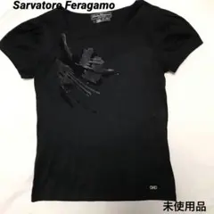 サルバトーレフェラガモ　未使用Tシャツ　黒　スパンコール刺繍　ロゴプレートのサムネイル