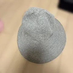 グレー 帽子