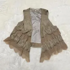 D&G スウェードベスト 羽装飾 刺繍 フリンジ 40 D&G スウェードベスト 羽装飾 刺繍 フリンジ 40 - メルカリ
