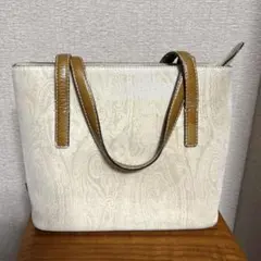 Item thumbnail for item 35983494-534e-4d2f-871e-85916b918aa7