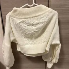 アイボリー ケーブルニット バルーンスリーブ セーター