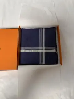 G*t様 新品　未使用　正規品　HERMES ハンカチ ネイビー コットン100のサムネイル