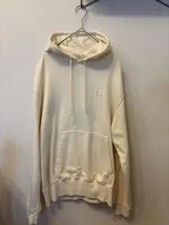 ヘリーハンセン　HELLY HANSEN刺繍入りクリームパーカー