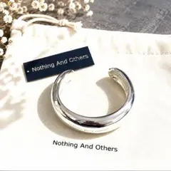 신품 미사용 Nothing And Others シルバーバングル
