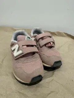 Item thumbnail for item fdd32f7d-aab9-4754-a18f-e9289f7bcf89