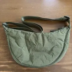 ユニクロ　ラウンドミニショルダーバッグ　オリーブ　廃盤色　UNIQLO