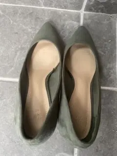 お値下げ新品未使用　H&M グリーン スエード パンプス 23.5cm
