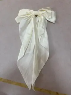 アイボリー リボン型ヘアアクセサリーバレッタ　ロリータ