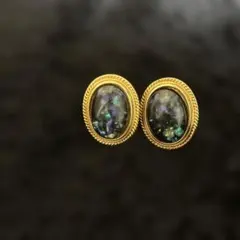 アンティーク〜ヴィンテージのゴールド オパール風 オーバルイヤリング