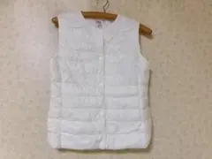 102942 ユニクロ　ウルトラライトダウンベスト　白　S
