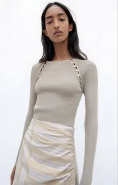 美品！ZARA ザラ＊ボタンニット　L
