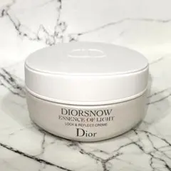 Dior スノー エッセンス オブ ライト 30ml 【5-1625-10】 - メルカリ