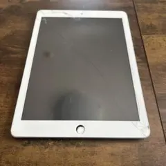 は*ぽ様 【部品取り用】iPad ジャンク品 画面割れ 詳細不明 起動不可等