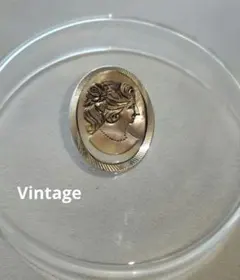 ★美品★シェル彫刻オーバル型 ブローチ 貝ブローチ　レトロ　Vintage