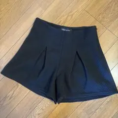 CECIL McBEE ブラックショートパンツ　M