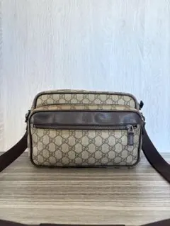 GUCCI ショルダーバッグ　GG柄　スプリーム　レザー　ベージュ　PVCのサムネイル
