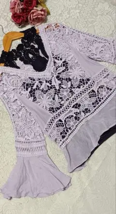 【お値下げ】フェアリーグランジ　レース袖フレア－ブラウスとキャミソール