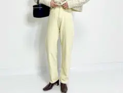 フラッシャー付オリジナルストレートデニム カラーは、クリーム色になります。