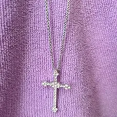 【スワロフスキー】クロス型クリスタルネックレス ベルベットポーチ付き