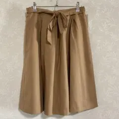 ブラウンベージュ フレアスカート リボン付き 未使用タグ付き　Mサイズ