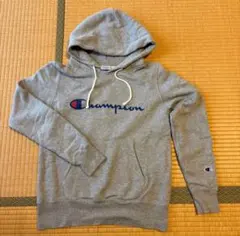 チャンピオン　グレー　パーカー　160サイズ