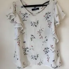 Fabu Lou’s 花柄トップス　Vネック　フリーサイズのサムネイル