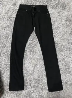 ブラック ストレートデニム